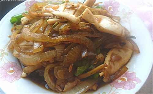 圓蔥炒魷魚