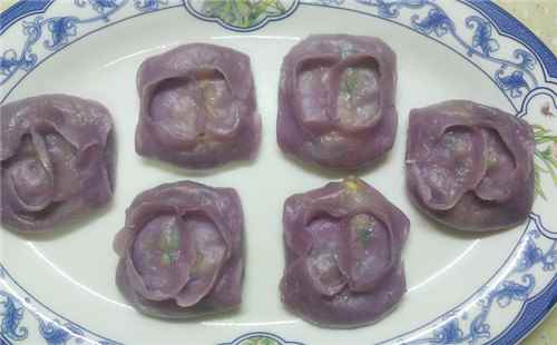 紫色鞋形蒸餃