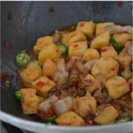 小炒豆腐泡