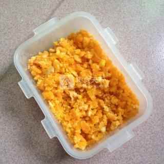 菠菜蛋黃肉松青團