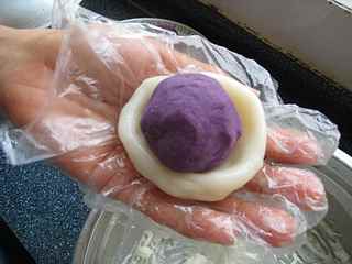 奶香紫薯冰皮月餅