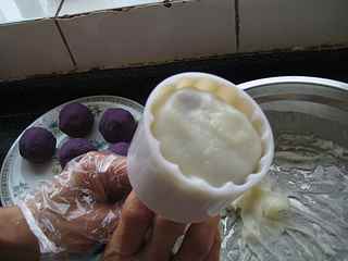 奶香紫薯冰皮月餅