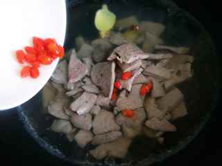 豬肝菠菜湯