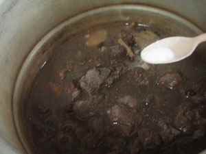 黑豆排骨養生湯