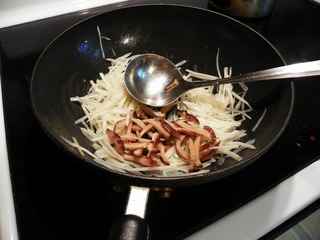 冬菇芹菜土豆絲