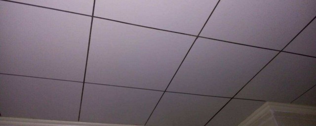 衛生間天花板漏水怎麼修 怎麼辦