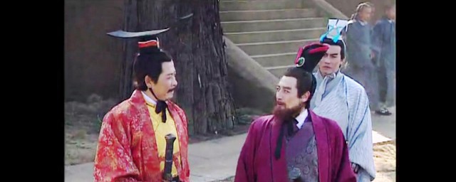 三國演義導演是誰 老版三國演義的簡介