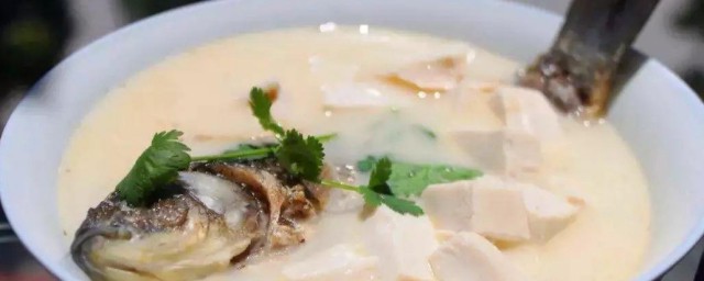 鯽魚湯的正確做法喝鯽 如何做好喝的鯽魚湯