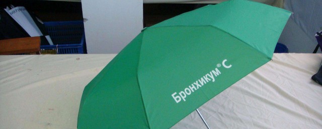 傘佈怎麼做購物袋 廢雨傘DIY環保袋的制作方法