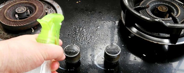 清洗煤氣灶油污的絕招 讓你快速解決油污問題