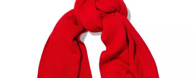 紅風衣配什麼圍巾 米色圍巾最好