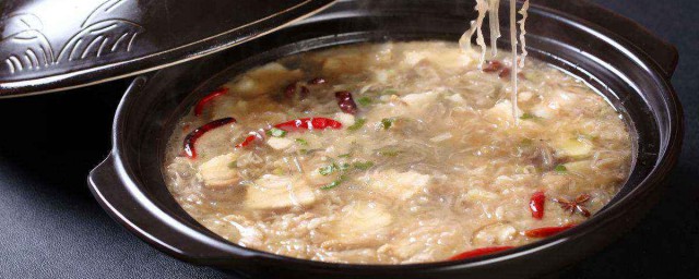 東北滿族酸菜火鍋做法 又香又好吃