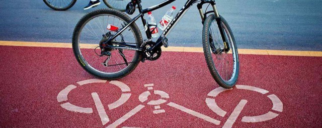右轉不小心走瞭自行車道怎麼處罰 右轉不小心走瞭自行車道違章嗎