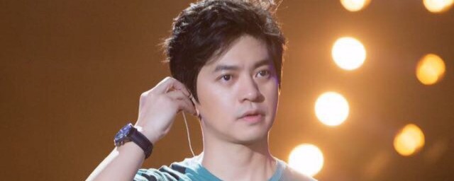 黑黑的頭發是什麼歌名 黑黑的頭發是《西夏之歌》