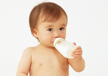 如何給寶寶選購配方奶粉