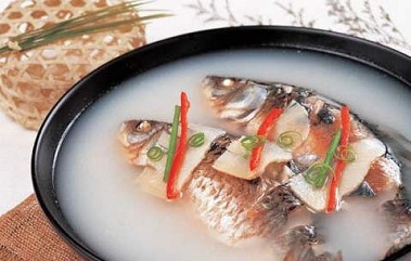 鯽魚“冬月肉厚子多其味尤美”