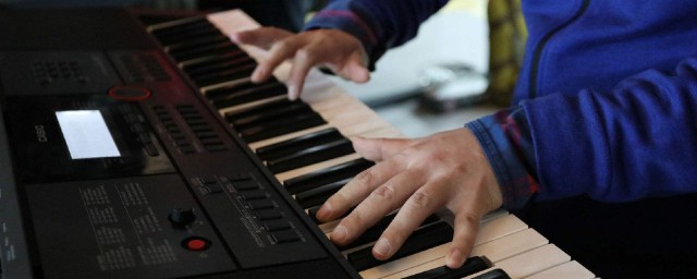 鋼琴入門演奏教程 自學鋼琴的簡單方法