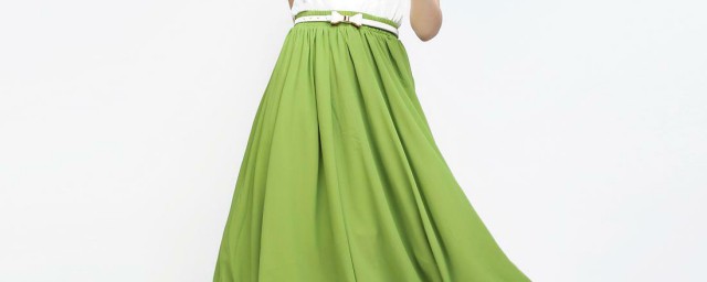 淡綠色半身裙怎麼搭配 淡綠色半身裙如何搭配