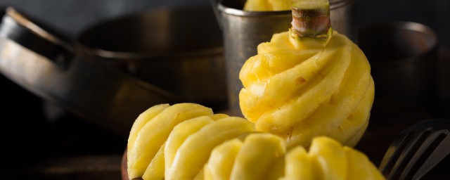賣菠蘿怎麼削皮 菠蘿去皮最簡單的方法