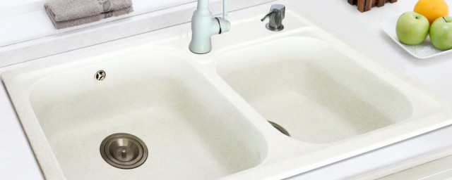 洗菜盆旁邊的小孔如何安裝洗滌劑 水槽旁邊的小洞是幹什麼用的
