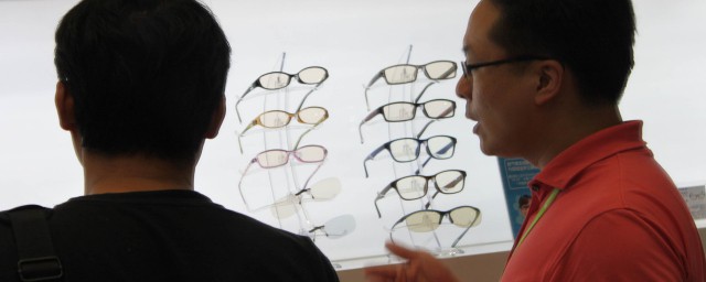防藍光眼鏡怎麼選 怎麼選購防藍光眼鏡