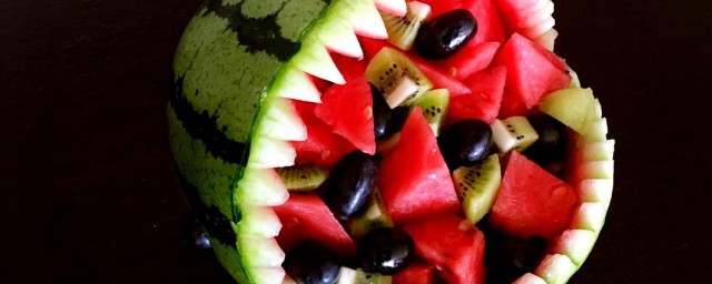 西瓜水果盅做法圖解 好看又好吃的水果吃法