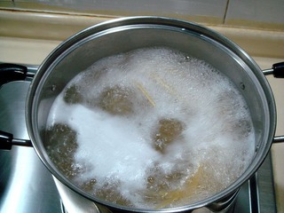 綠醬炒意面