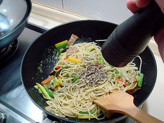 綠醬炒意面