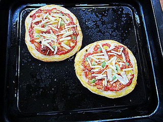 脆底雞肉比薩