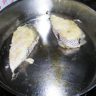 香煎鱈魚配咖喱汁