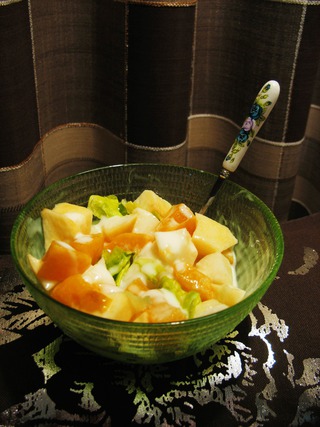 酸奶拌水果包生菜