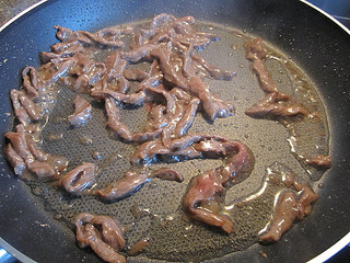 牛肉香菜炒烏冬