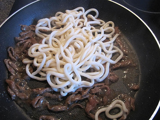 牛肉香菜炒烏冬
