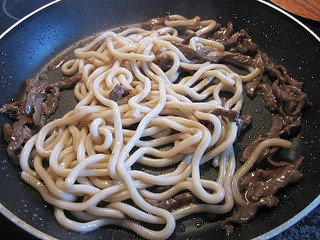 牛肉香菜炒烏冬