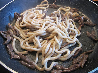 牛肉香菜炒烏冬