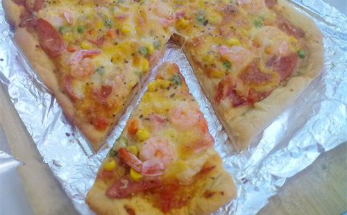 鮮蝦火腿培根披薩