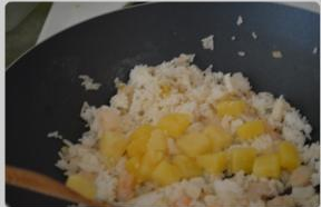 菠蘿海鮮焗飯