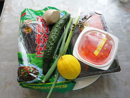 青瓜蕨粉三文魚