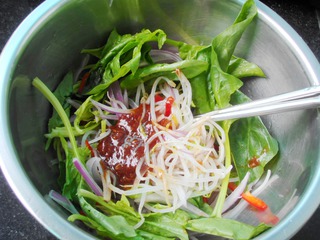 泰式雞肉菠菜沙拉