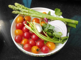 蘆筍聖女果暖食沙拉