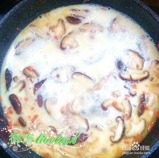 白汁蘑菇雞肉意大利貝殼面