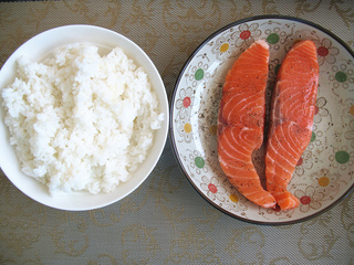 日式三文魚飯團