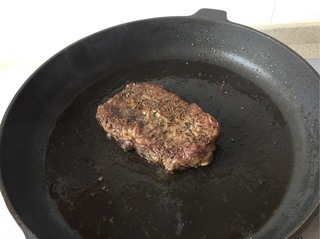 煎牛排