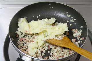 茄汁肉丸焗土豆泥