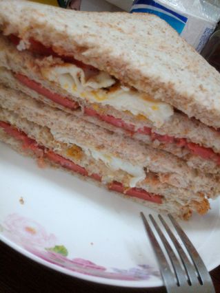 熏烤火腿腸三文治