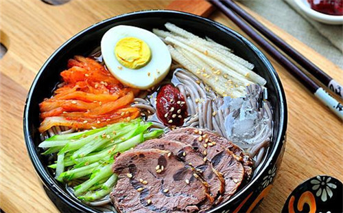 冰爽彈牙冷面
