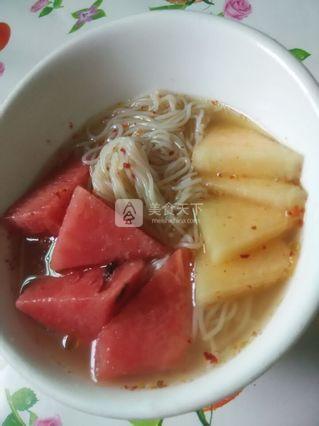 冰鎮西瓜哈密瓜冷面