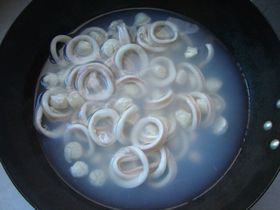 魷魚帶子海鮮披薩