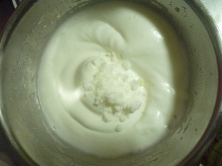 綠色花邊波點蛋糕卷