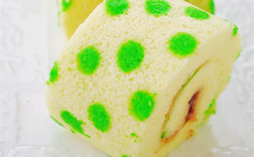 綠色花邊波點蛋糕卷